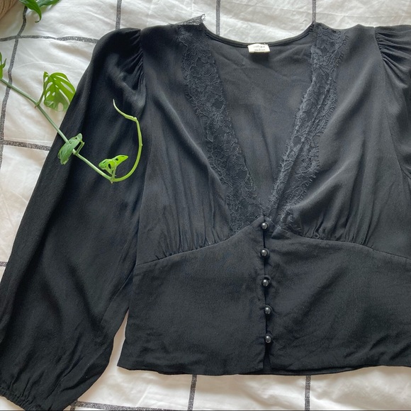 Wilfred Tops - Wilfred romance me blouse, Aritzia button up blouse with black lace